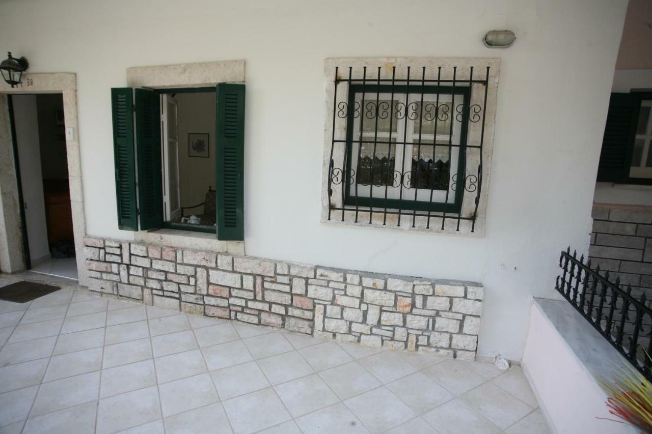 Aphrodite Apartments Nisaki  Exterior photo